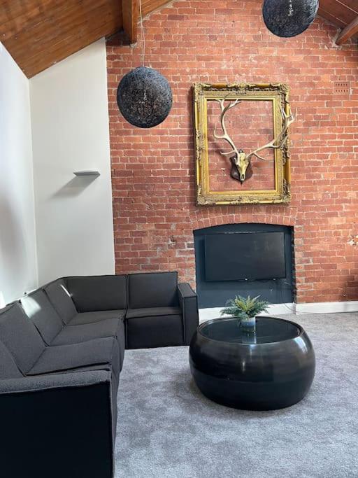 Gorgeous 2 Bed Loft Style Apartment マンチェスター エクステリア 写真